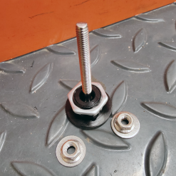 Pikalukko konepeltiin